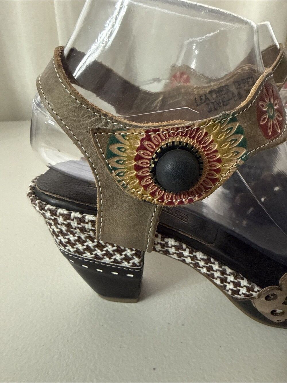 L'Artiste Jive BM Sandals Size 7.5-8 Euro 38 Black Red Tan Boho Retro - Picture 14 of 16
